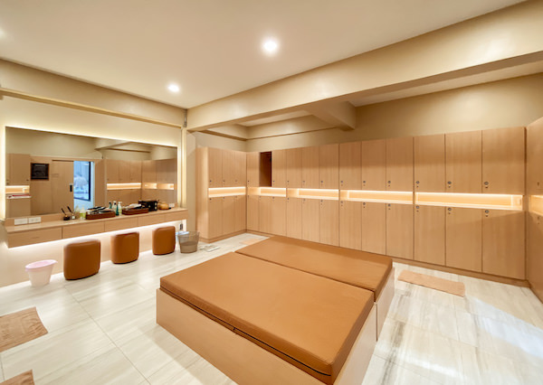 Onsen Factory Onsen and Sauna Sukhumvit 103のロッカールーム