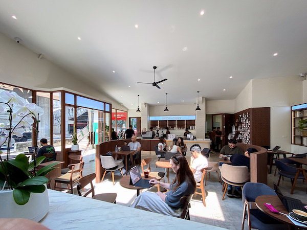 プンナウィティのパソコン作業向きカフェ２